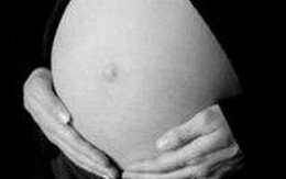 Em bé nằm lạc chỗ trong bụng mẹ