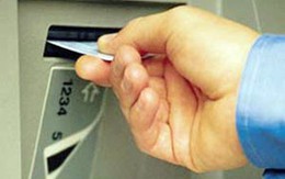 "Tuyệt chiêu" gắn camera để lấy trộm mã thẻ ATM