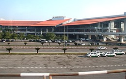 Sân Bay Nội Bài: “Cò” tấn công nhân viên an ninh