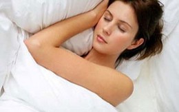 Thiếu ngủ hại sức khỏe ngang uống rượu