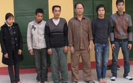 Phá sới bạc 10 người, thu giữ 6 ô tô và xe máy 