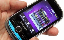 Ngắm 'dế' Corby chơi nhạc của Samsung