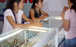 Giá vàng bất ngờ quay đầu giảm mạnh