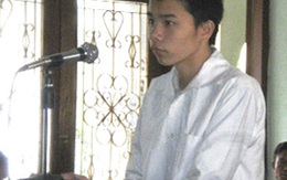 Mò mẫm nửa đêm hiếp dâm bé gái