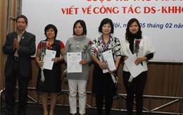 Báo Gia đình và Xã hội nhận 5 giải Báo chí viết về DS-KHHGĐ 2009