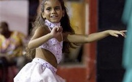 Nữ hoàng carnival 7 tuổi gợi cảm làm Brazil bàng hoàng