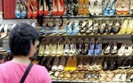 Ăn cắp 1.200 đôi giày ở nhà tang lễ