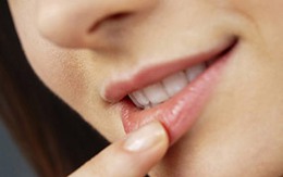 Không nên thoa dưỡng môi quá 3 lần/ngày