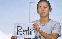 Đi nhờ xe qua 13 nước để thăm người yêu