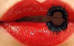Sốc vì quảng cáo sex