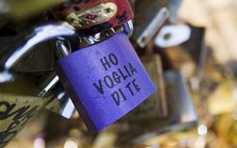 Chuyện bi hài về chiếc khóa tình yêu ở Italy 
