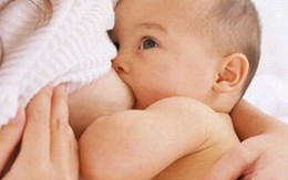 “Nuôi con bằng sữa mẹ” sao cho đúng cách