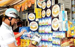 Giá sữa tăng mạnh đến mức người bán cũng... sửng sốt  