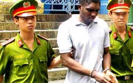 Chuyện "Tây" khóc trước toà "Ta"