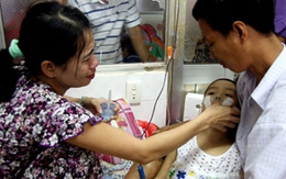 Nghẹn lòng ngày cuối cùng của bé gái qua đời vì ung thư 
