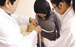 Phát hoảng vì 'núi đôi' ngày càng nảy nở
