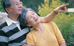 Người già "đi bước nữa": Những ý kiến trái chiều