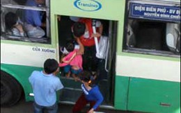 "Yêu râu xanh" tung hoành trạm xe buýt 
