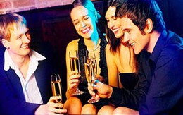 Công ty bảo hiểm tuyển nhân viên có thể phục vụ "chuyện ấy"
