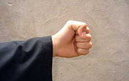 Bác sĩ liên tiếp bị hành hung 