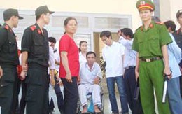 Bị tăng án, "đại gia" náo loạn tòa 