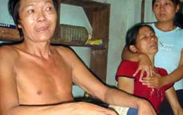 Giận nhau, đâm chết bạn giữa lớp