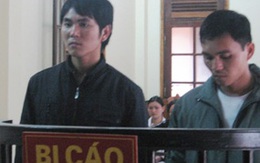 Cầm dao đuổi CSGT để đòi lại giấy tờ