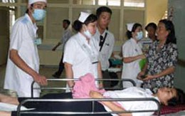 Hai "đại ca" hành hung nữ sinh chỉ bị hạ hạnh kiểm
