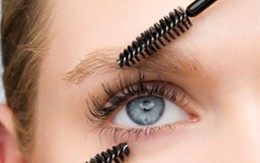 Để có hàng mi thật quyến rũ khi sử dụng mascara