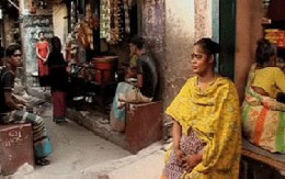 Đột nhập nhà thổ có 800 cô gái tuổi teen 