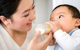 Cách dùng sữa cho con theo từng độ tuổi