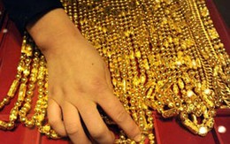Giá vàng trong nước rẻ hơn thế giới tới 450.000 đồng/lượng