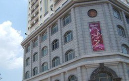 Một công nhân rơi từ tầng 6 tòa nhà Parkson