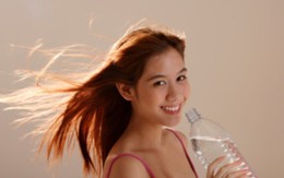 Nước khoáng hay nước tinh khiết tốt hơn cho sức khỏe?