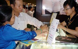Đôla tăng trở lại, giá vàng trong nước vẫn thua xa thế giới