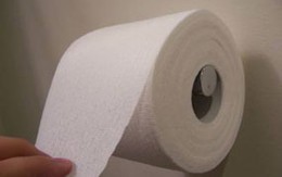 Quấn giấy vệ sinh quanh đầu để đi ăn trộm