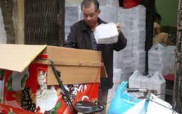 Giấy ăn tại các hàng quán: Gây viêm da, tiêu chảy và ung thư