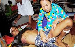 Nỗi niềm mẹ con cháu bé bị hành hạ như thời trung cổ