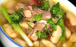 Canh thịt gà hầm đậu