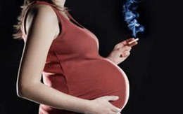 Sản phụ hút thuốc làm con có nguy cơ lác mắt
