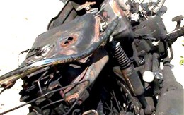 Mang xăng vào trường đốt xe, hại cô giáo