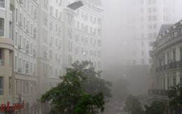 Hà Nội chìm trong cơn lốc bụi