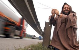 Dùng đá và nam châm để ngăn tai nạn