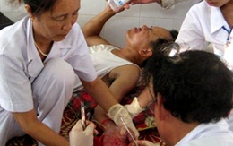 Cầm dao chém người để bảo vệ... mộ