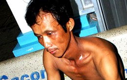 Tài xế, phụ xe buýt đuổi đánh người đi đường