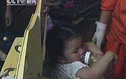 Giải cứu bé gái 3 tuổi mắc kẹt 1 tiếng trong máy giặt