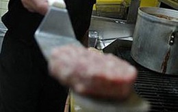 Thưởng thức bánh kẹp thịt sư tử
