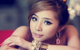 "Cá sấu chúa" Quỳnh Nga long lanh dưới ánh đèn
