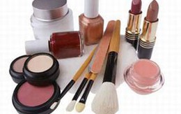 Mỹ phẩm ngoại “made in”… ngoại thành TP.HCM