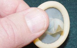 "Thăm nuôi" chồng bằng heroin giấu trong hộp bao cao su